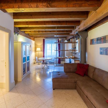 Youatmolino Canal View Apartment Βενετία Εξωτερικό φωτογραφία